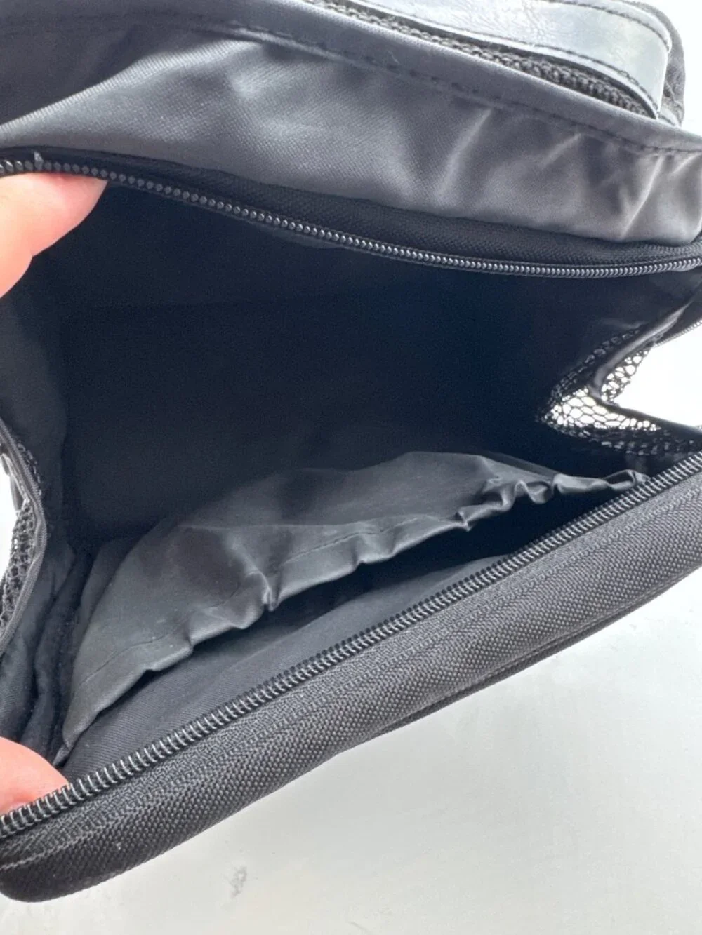 Geneva Black Camera Bag With Adjustable Strap & Detachable Pouch - Multi-Compart